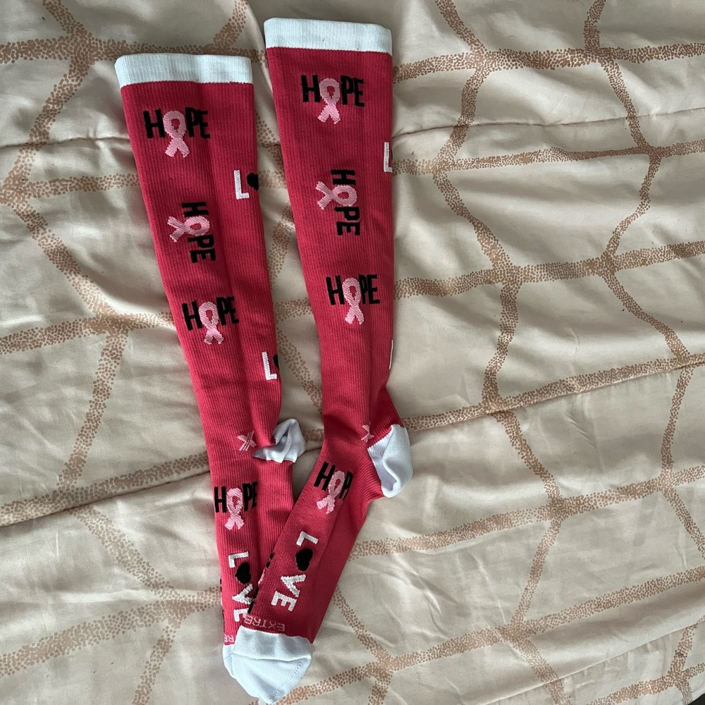 Love & Hope Cancer Awareness Pink/Black NWOT Socks, Adult Women Size
